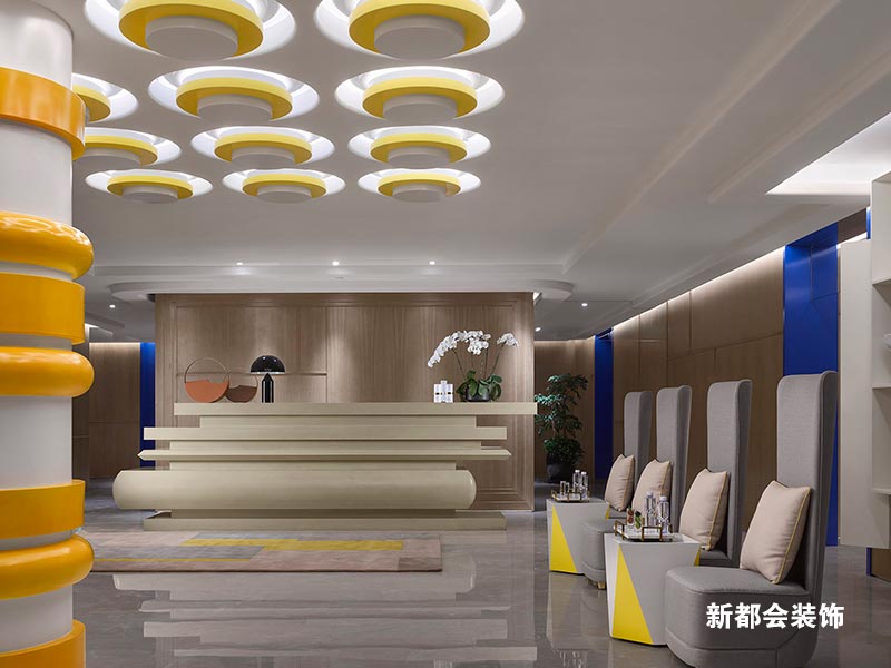 前設(shè)計(jì)線條裝飾，不奢侈但是很有設(shè)計(jì)感